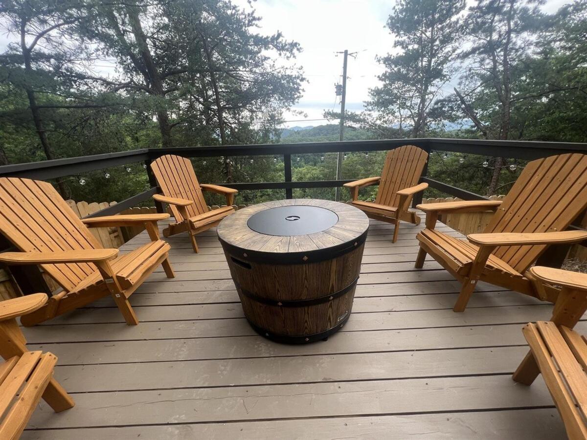 Whiskey Ridge 3 Bdrm Cabin-Firepit, Fenced Yard, Hot Tub Villa Pigeon Forge Ngoại thất bức ảnh